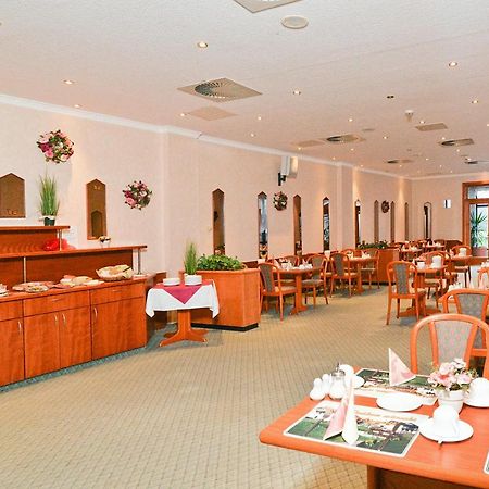 Landgasthof & Hotel Waldow Губен Екстер'єр фото